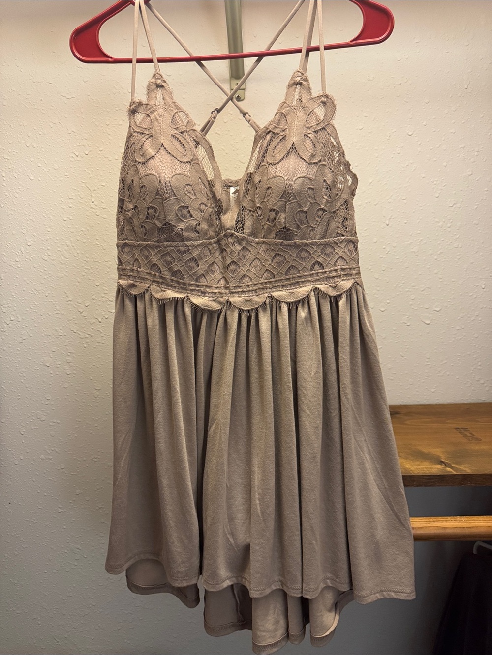 Women’s Lace Trim Top in Taupe